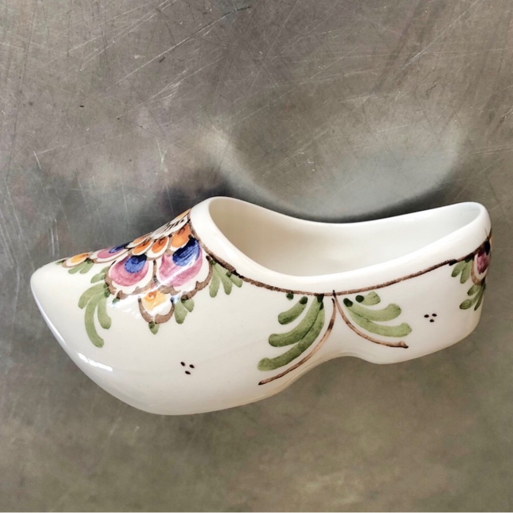 ⭐️Delft⭐️Handpainted Ceramic 4.5" Dutch Clog Home Decor Trinket Box Collectible - Picture 4 of 6